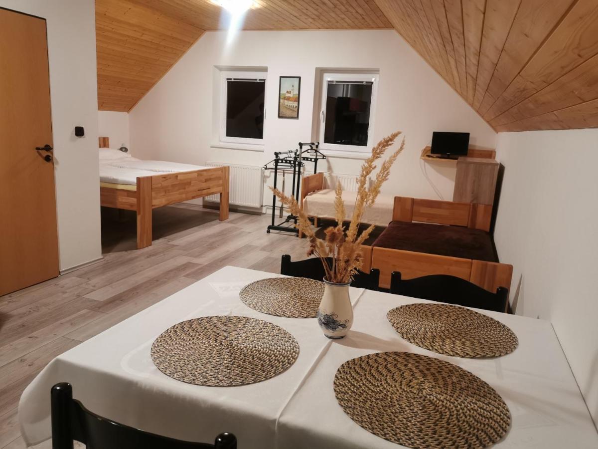 Apartman U Brabcu Прахатіце Екстер'єр фото